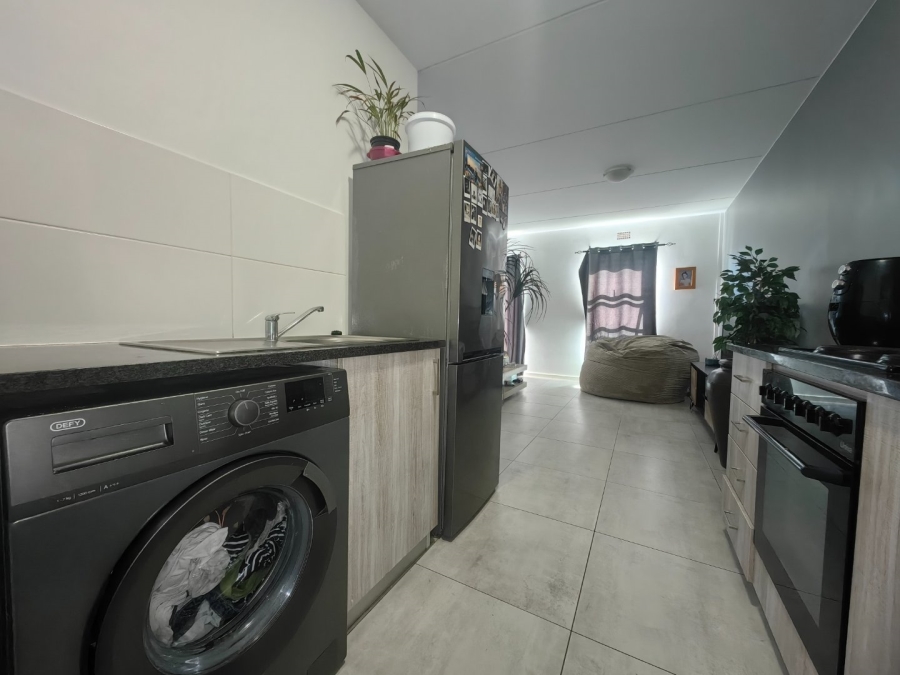 2 Bedroom Property for Sale in Aan de Wijnlanden Western Cape